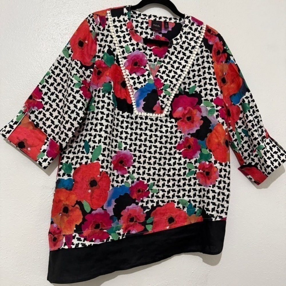 Rafaella Black, White, & Red Asymmetrical Linen Blouse. Sz M.